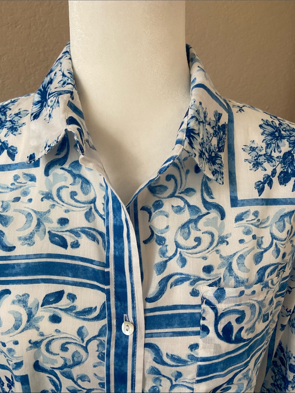 Calypso St. Barth White and Blue Floral Button-Down Shirt, size S - Picture 4 of 15